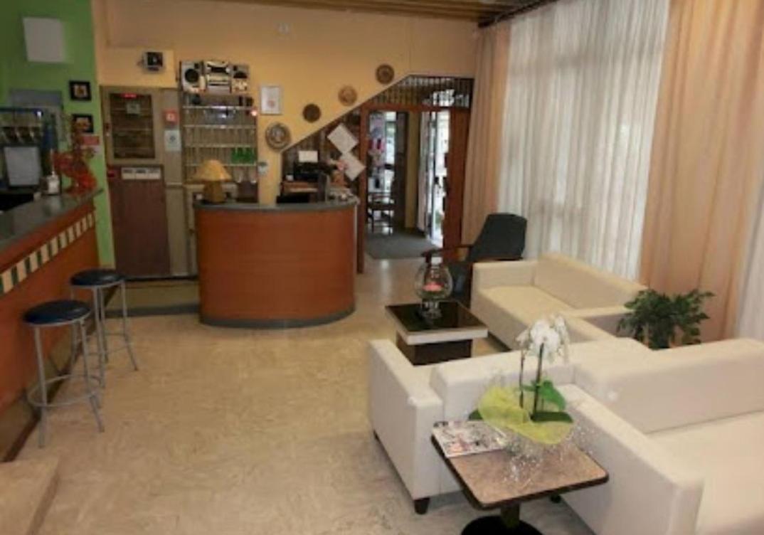 Hotel Sabbia D'Oro Римини Экстерьер фото