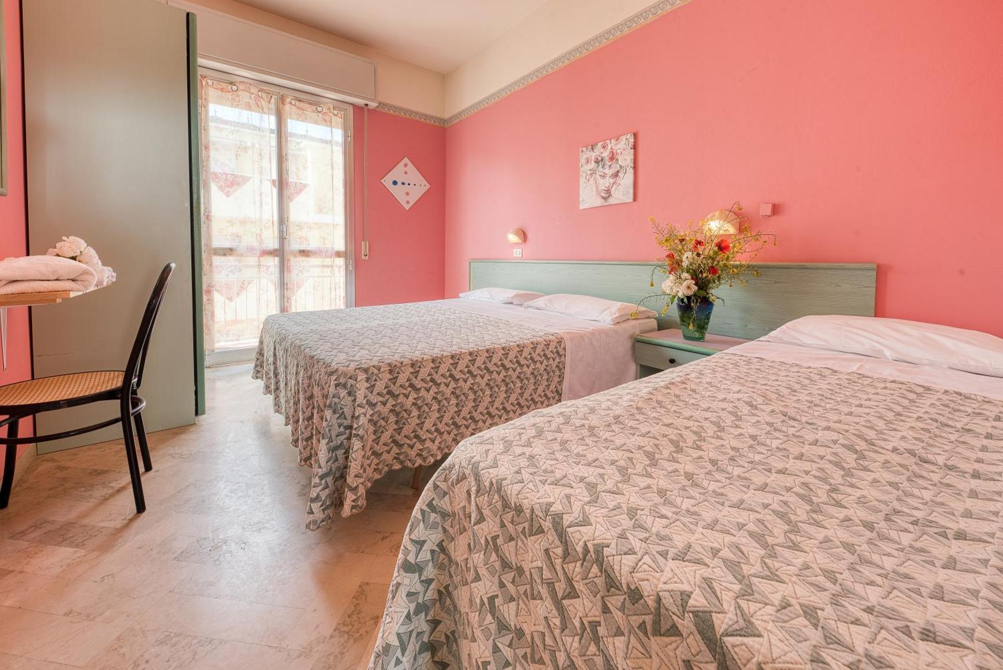 Hotel Sabbia D'Oro Римини Экстерьер фото