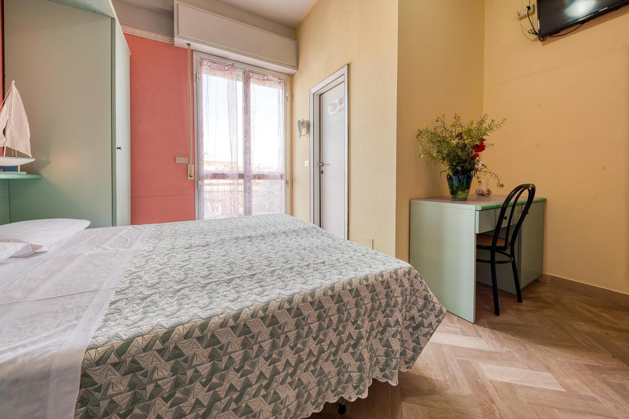 Hotel Sabbia D'Oro Римини Экстерьер фото